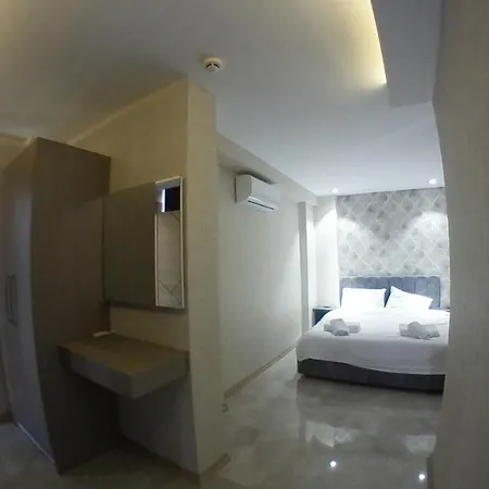 Le Luxe Hotel