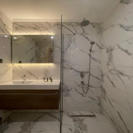 Hotel Le Luxe 5*