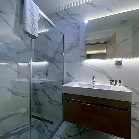 Le Luxe Hotel 5*