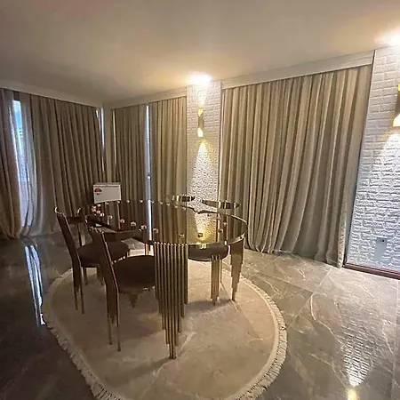 Hotel Le Luxe