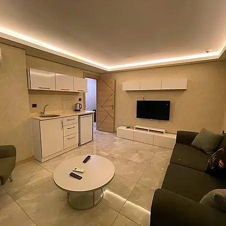Le Luxe Hotel