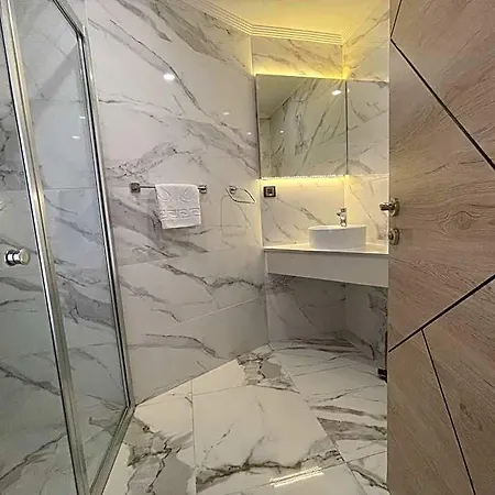 Le Luxe Hotel 5*