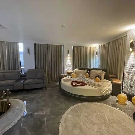 Hotel Le Luxe 5*