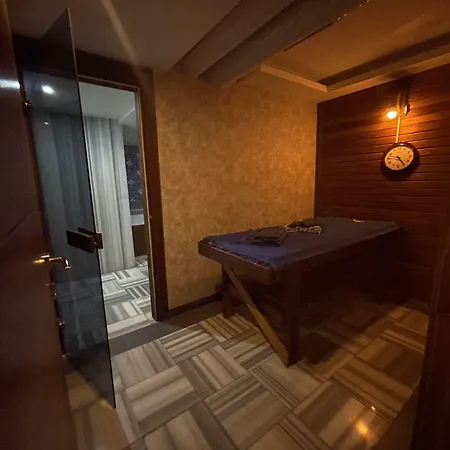 Hotel Le Luxe 5*